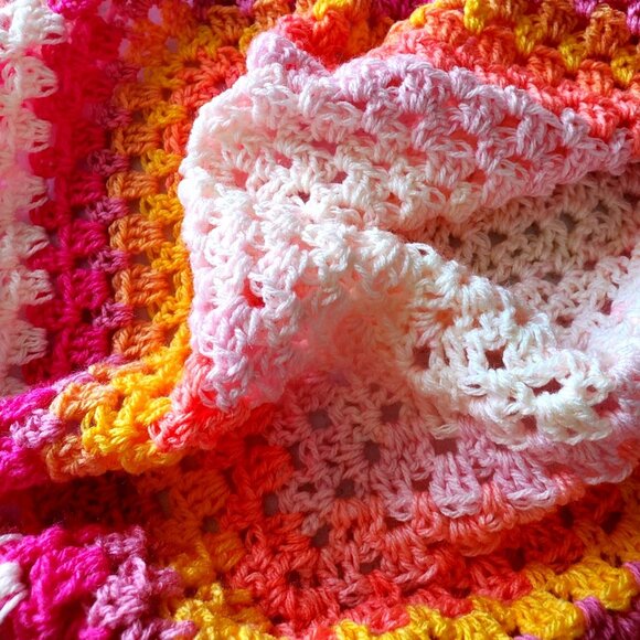 Crochet BABY BLANKET AFGHAN GRANNY SQUARE 29"x 29" PINK YELLOW ORANGE WHITE - Picture 5 of 11